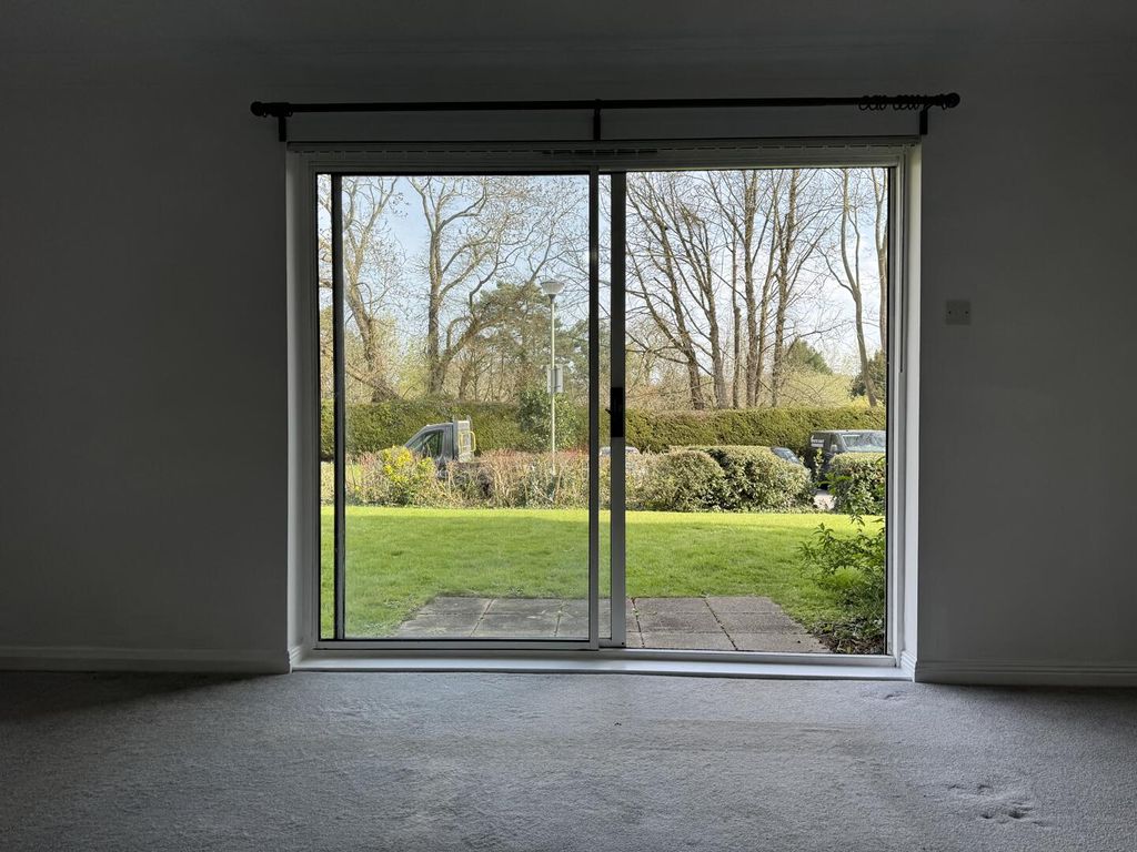 Property photo 2 of 18 Living Room