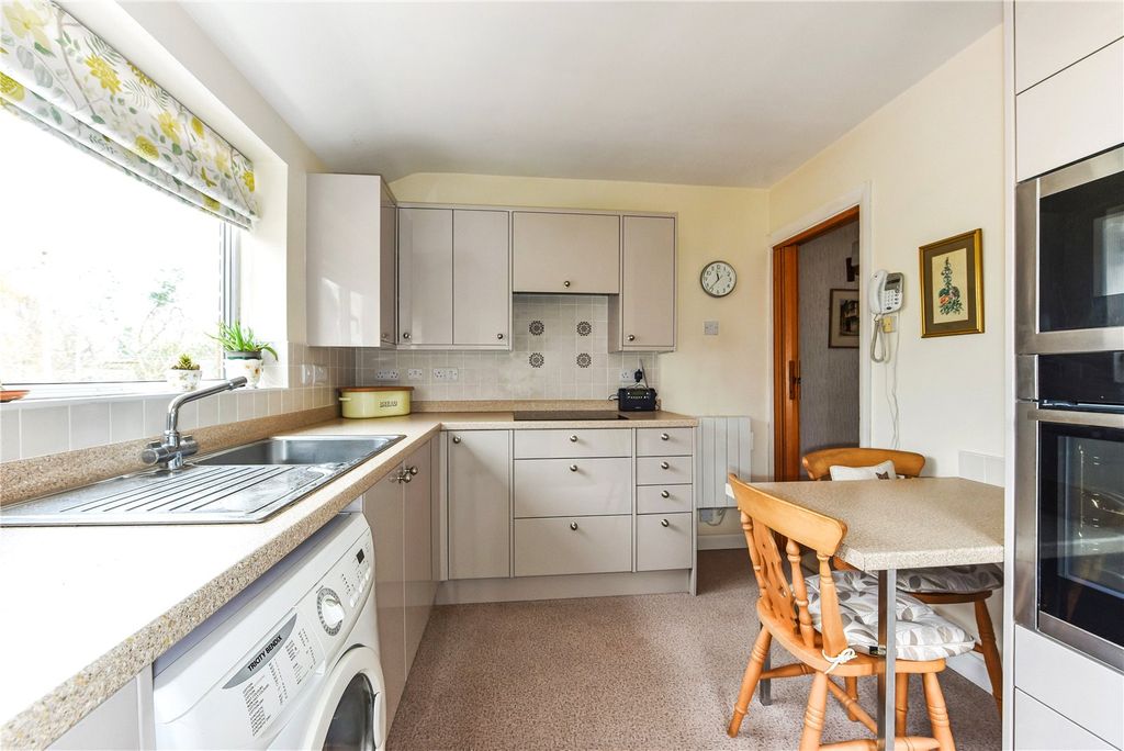 Property photo 3 of 16 Kitchen