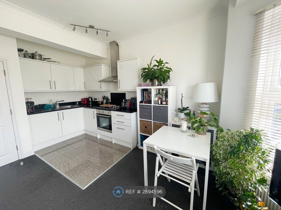 Property photo 3 of 5