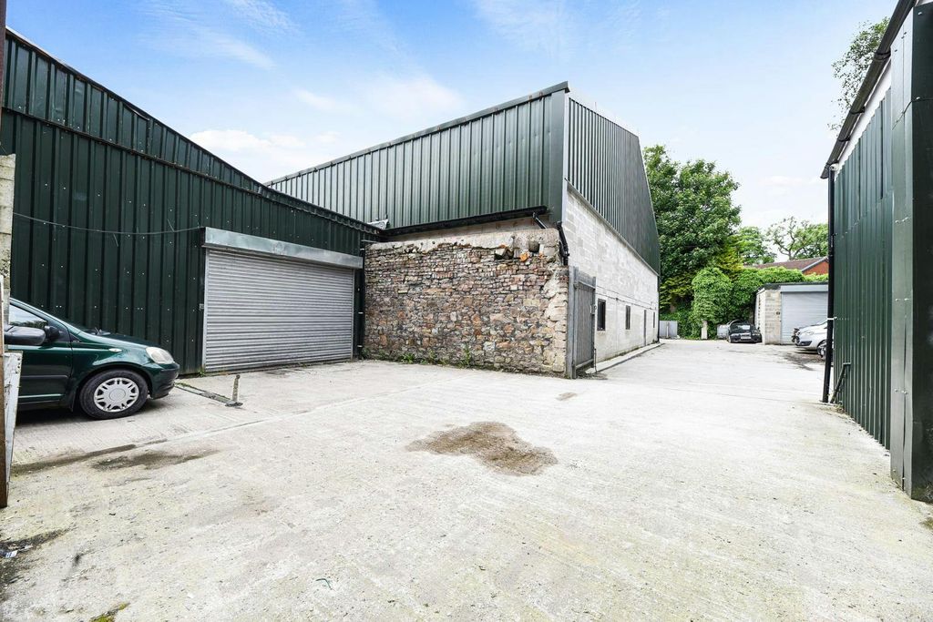 Property photo 1 of 10 External