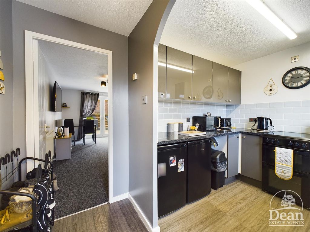 Property photo 2 of 12