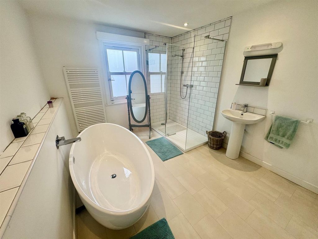 Property photo 3 of 26 Bathroom 2.Jpg