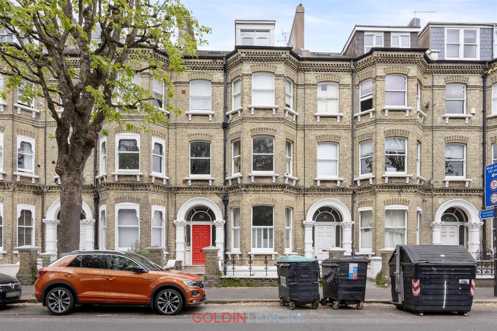 Property photo 1 of 14 Cromwell Road