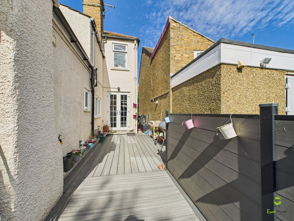 Property photo 3 of 14 Presented By Kevin At Ewemove Bexleyheath And Dart