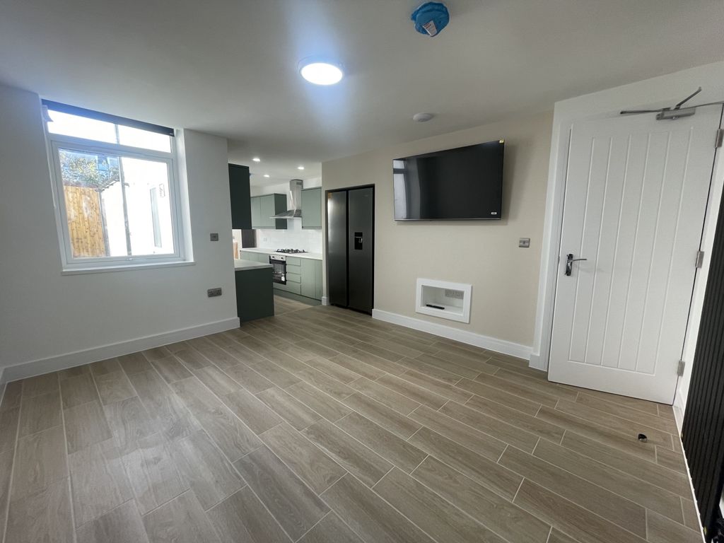 Property photo 2 of 10 Img_9615