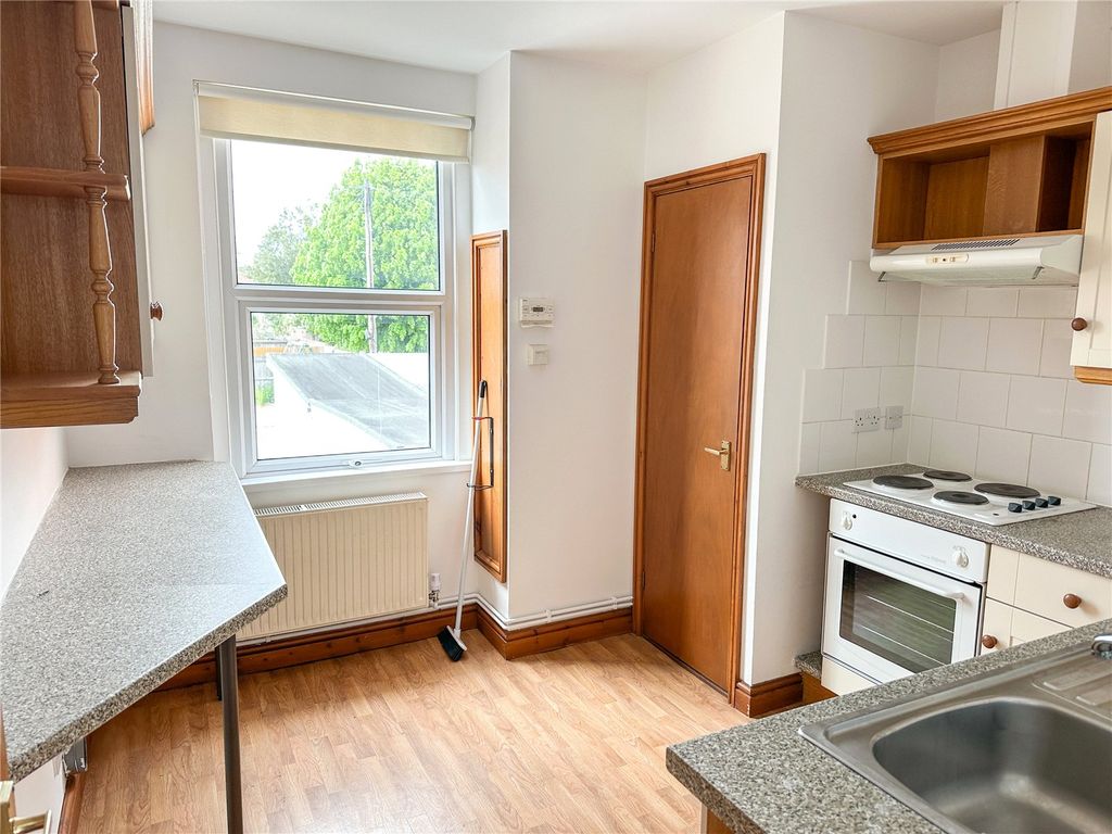 Property photo 3 of 11 Picture No. 10