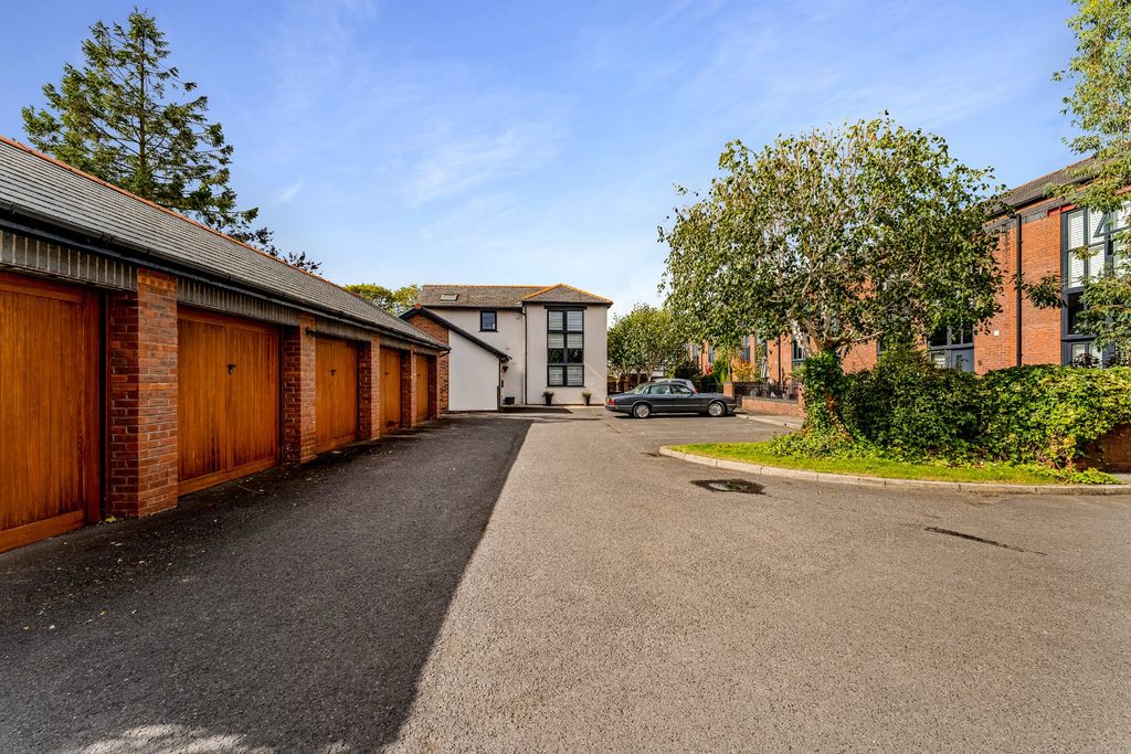 Property photo 3 of 51 44938411