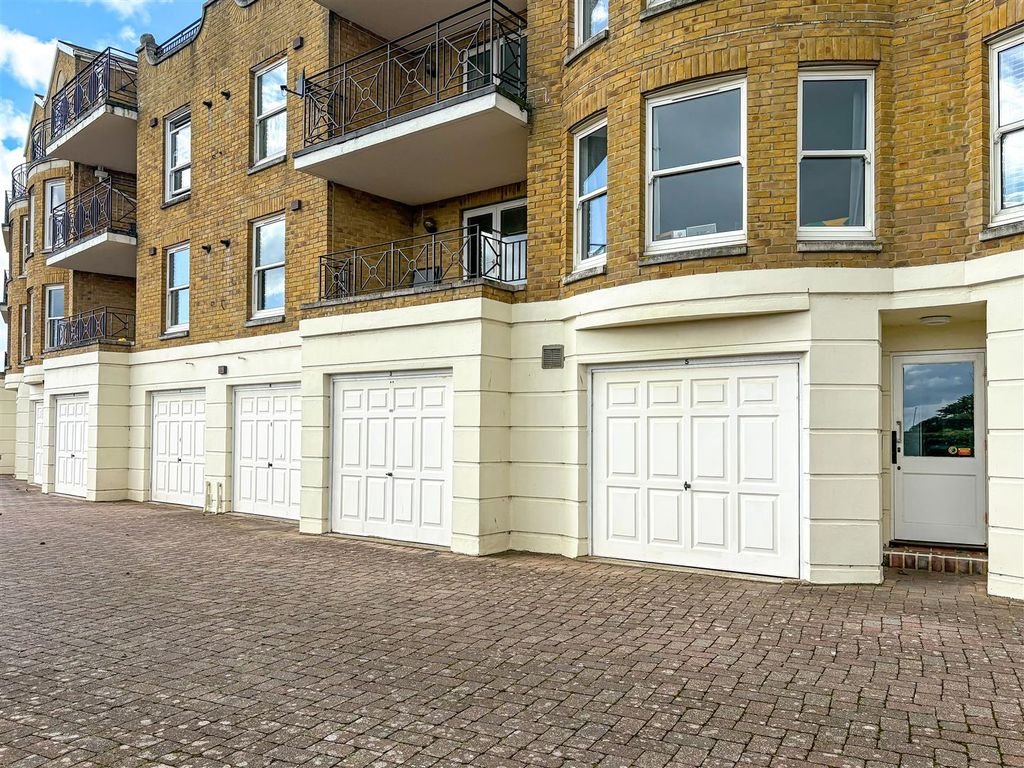 Additional image 21 of 2 bed flat for saleBeach Crescent, Littlehampton BN17