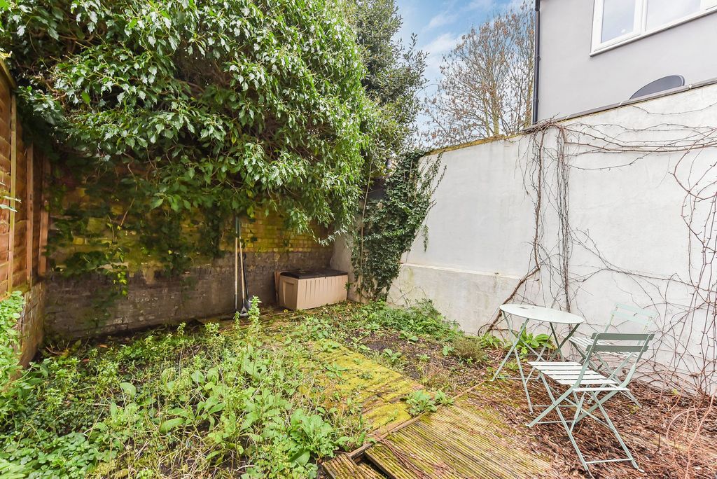 Property photo 2 of 5