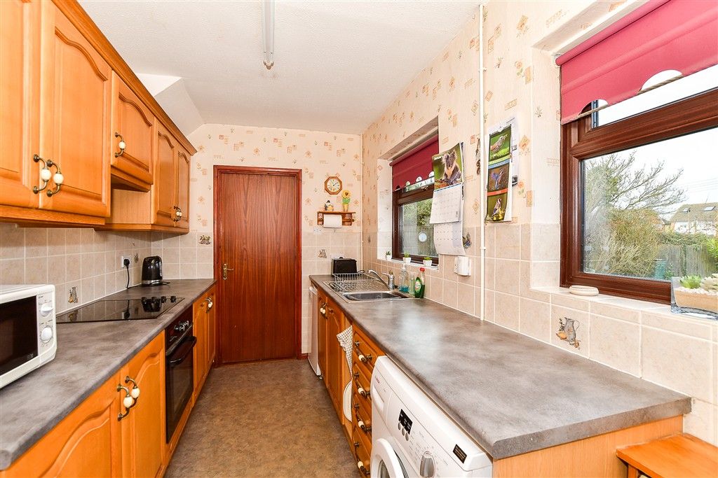 Property photo 3 of 17 Kitchen