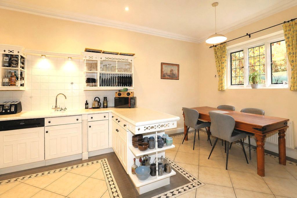 Property photo 3 of 11 Picture No. 02