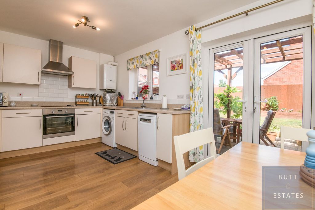 Property photo 3 of 12