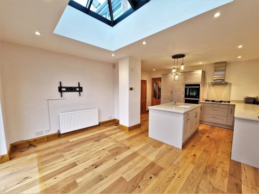Property photo 2 of 15 Picture No. 11