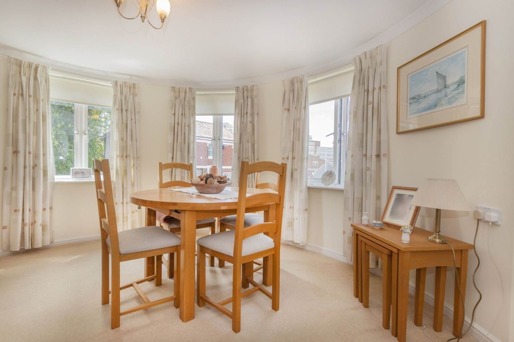 Property photo 3 of 13