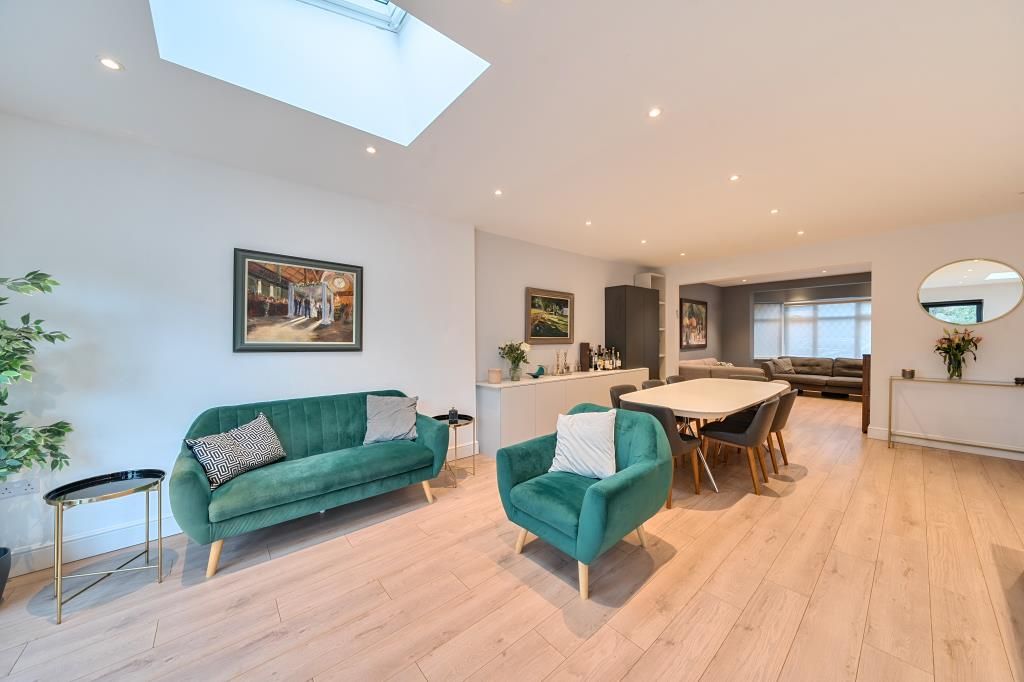 Property photo 3 of 19 Dining Room