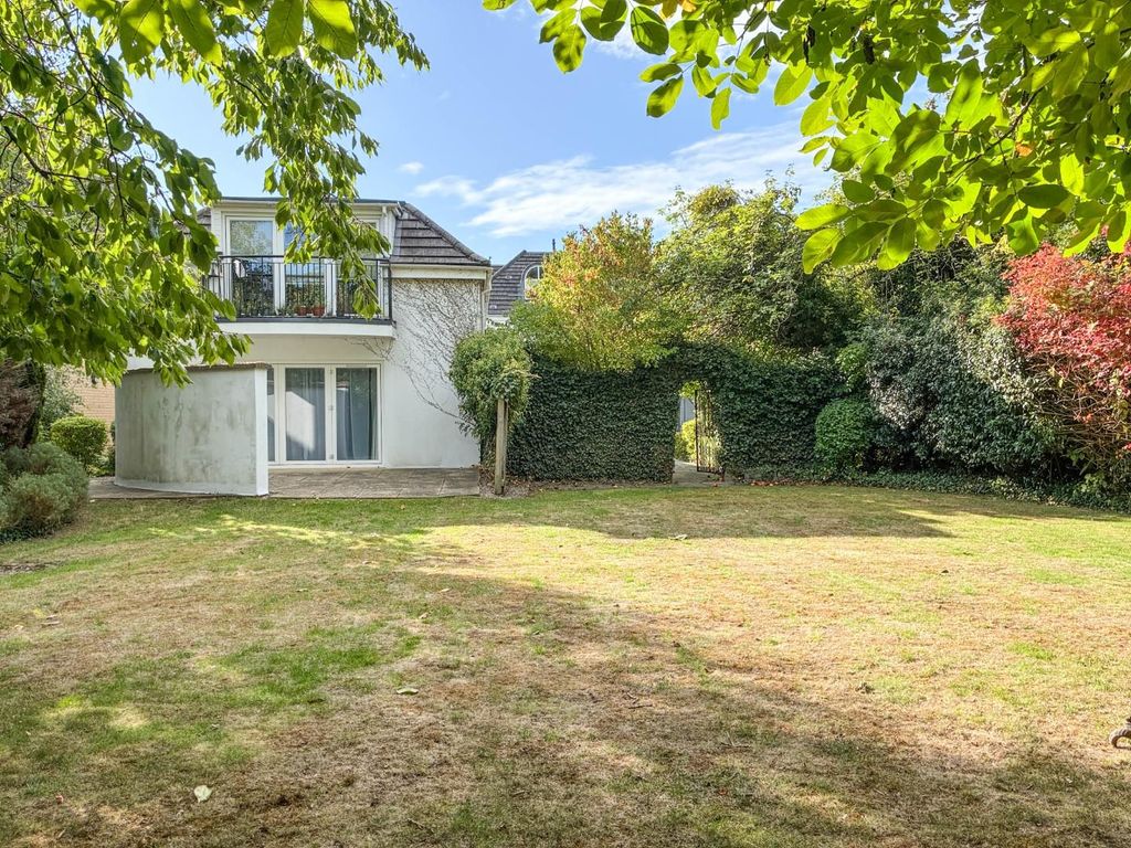 Property photo 3 of 13 20250923_100816305_0.0.Jpg