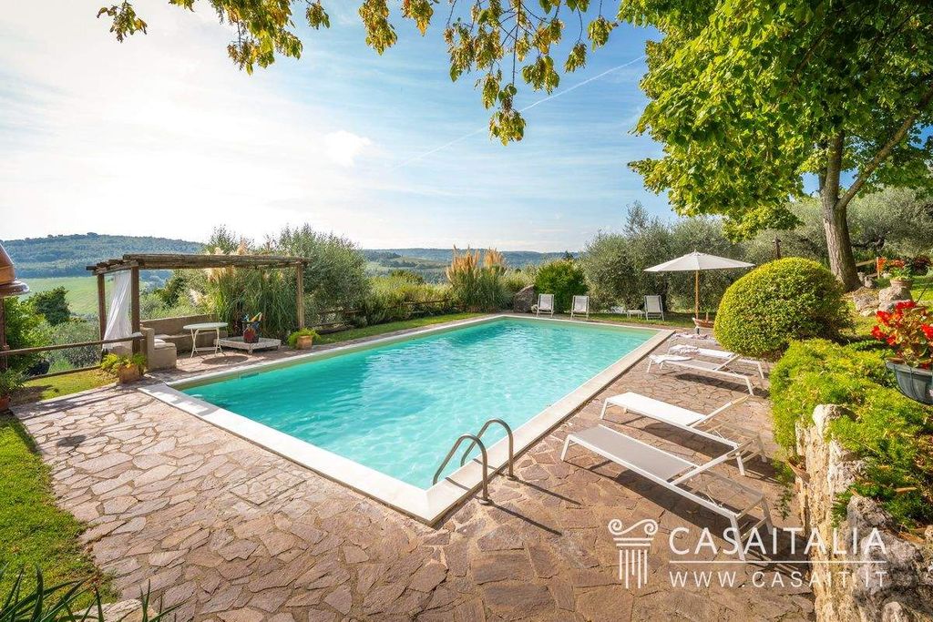 Property photo 2 of 27