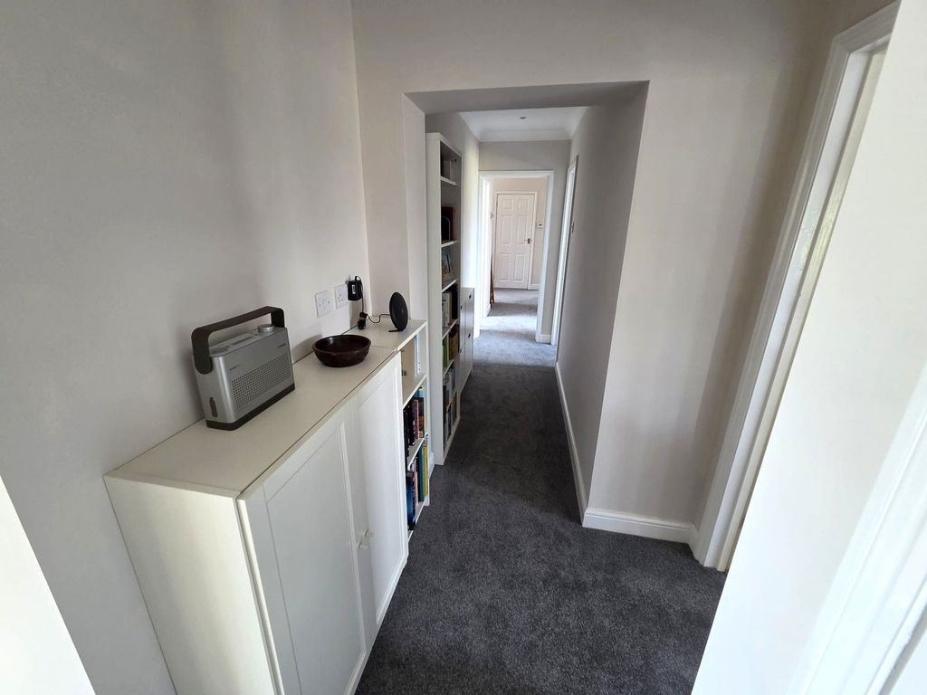 Property photo 3 of 24