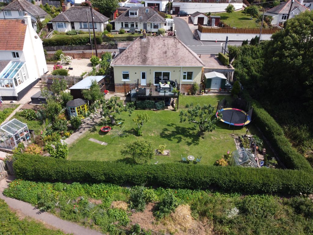 Property photo 2 of 20