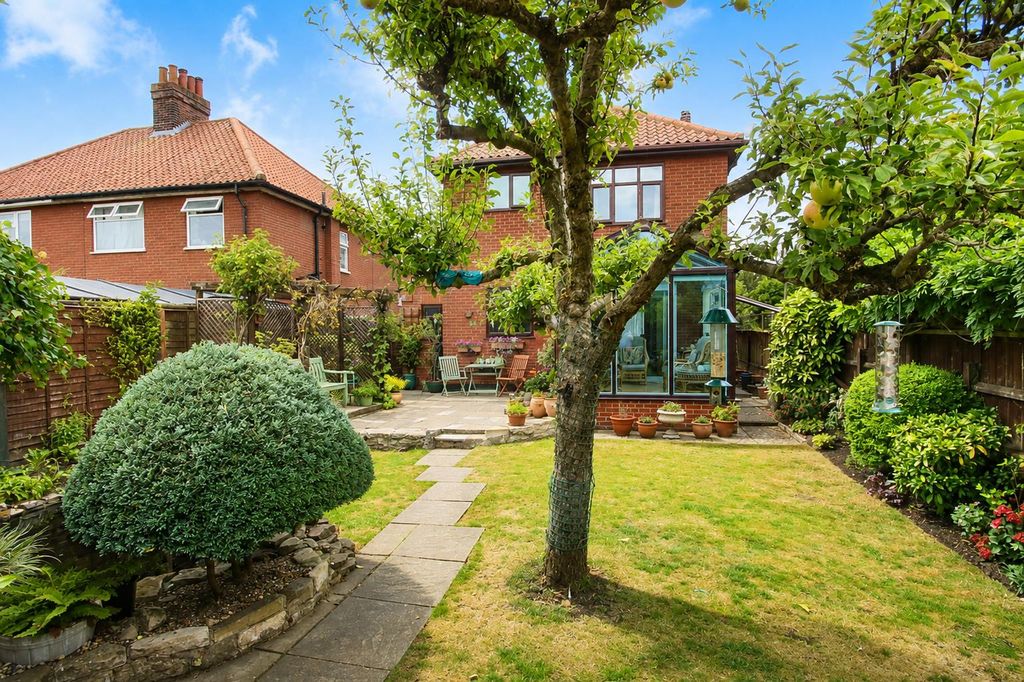 Property photo 2 of 26 dcc1B8Bd-c9c0-4F0c-B85A-Dd49Db211Bd8.Png