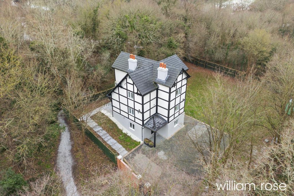 Property photo 1 of 30 Forestcottage_38.Jpg