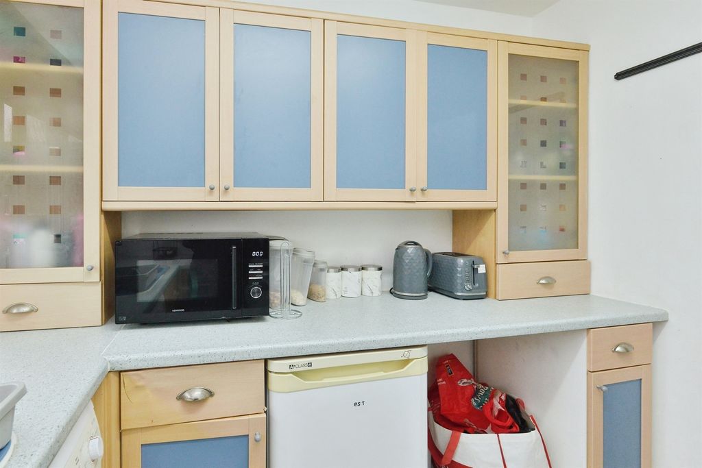 Property photo 3 of 15