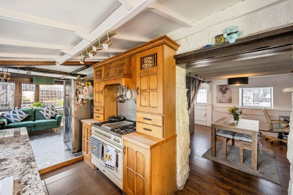 Property photo 3 of 16