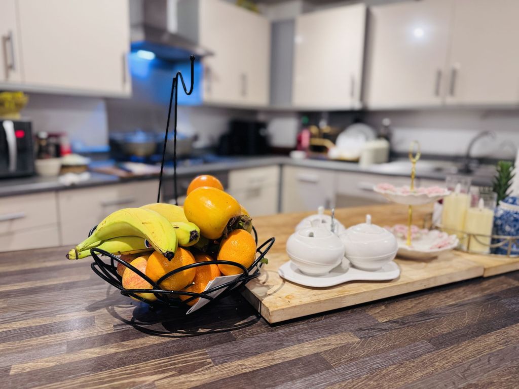 Property photo 3 of 9 Photo 2