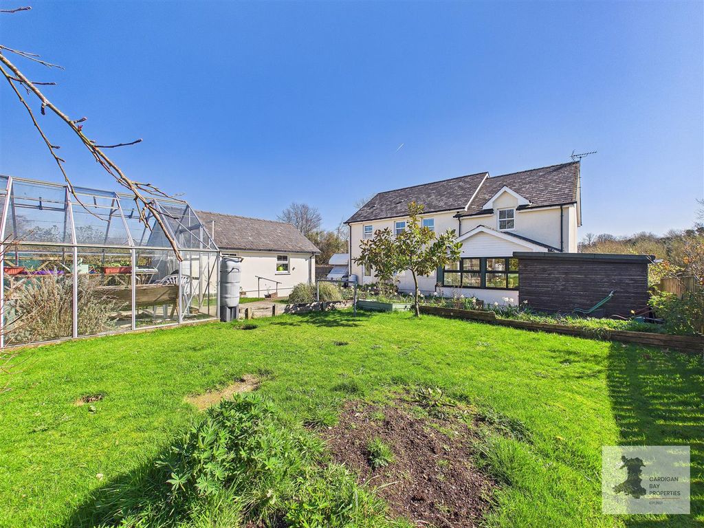 Property photo 2 of 40 Garden