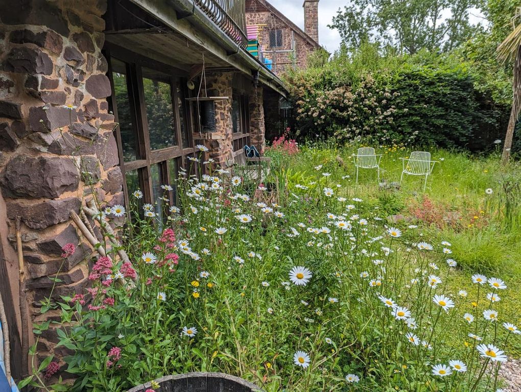 Property photo 3 of 15 Front Garden.Jpg