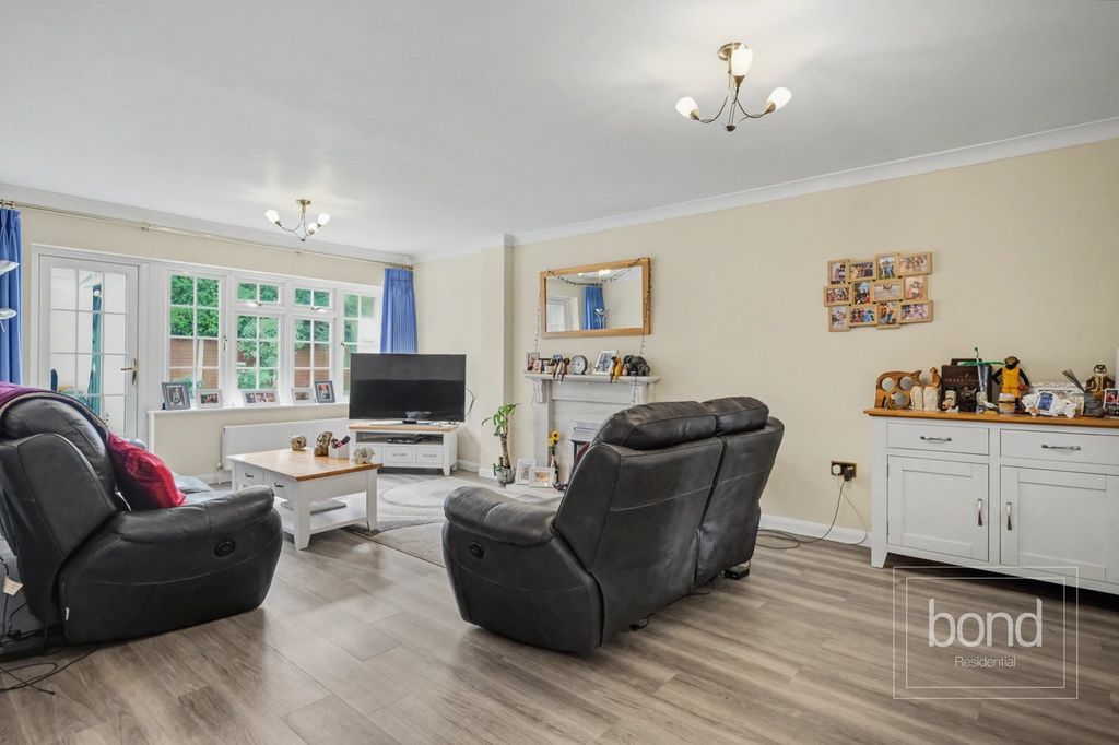 Property photo 3 of 19