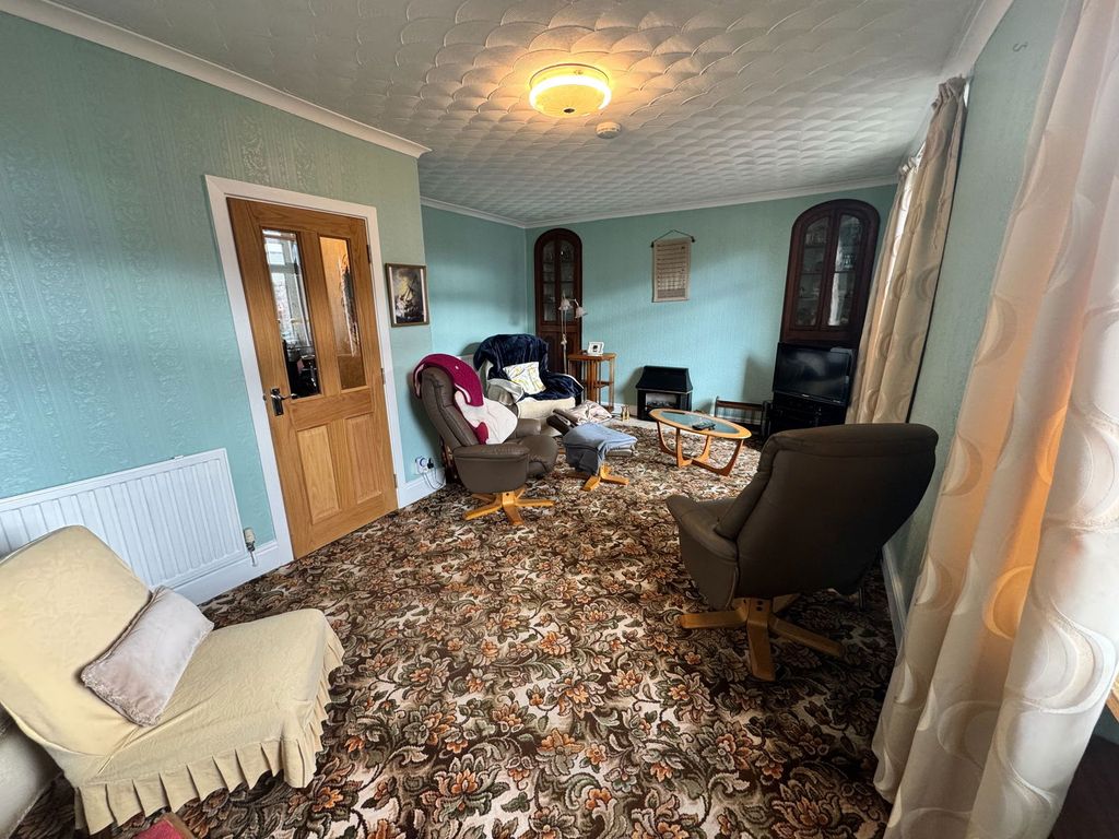 Property photo 2 of 26