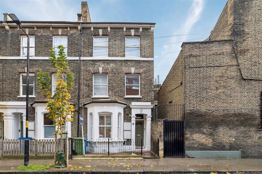 Property photo 1 of 8