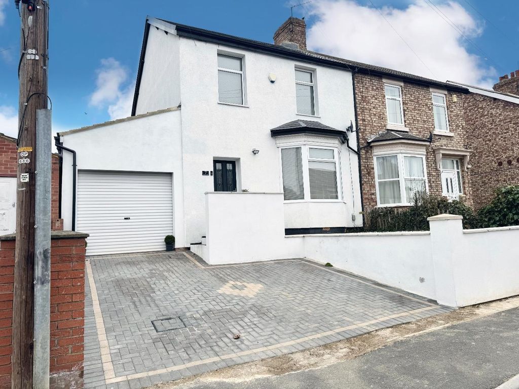 Property photo 1 of 15 External