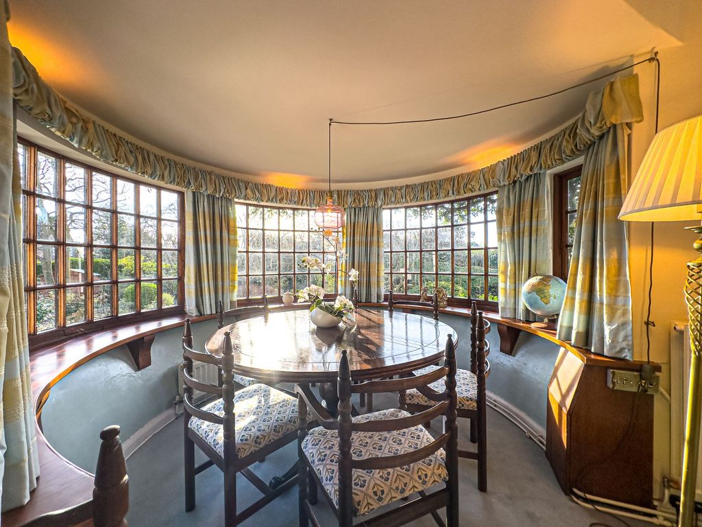 Property photo 3 of 34