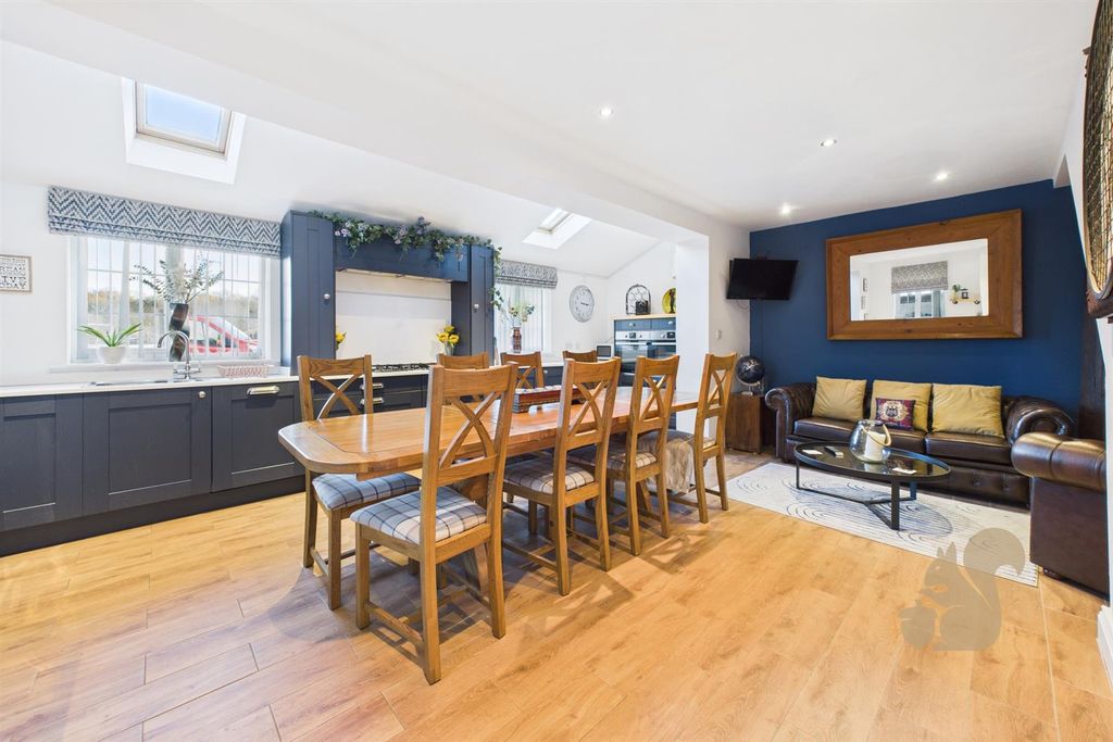 Property photo 2 of 21 Kitchen/Diner