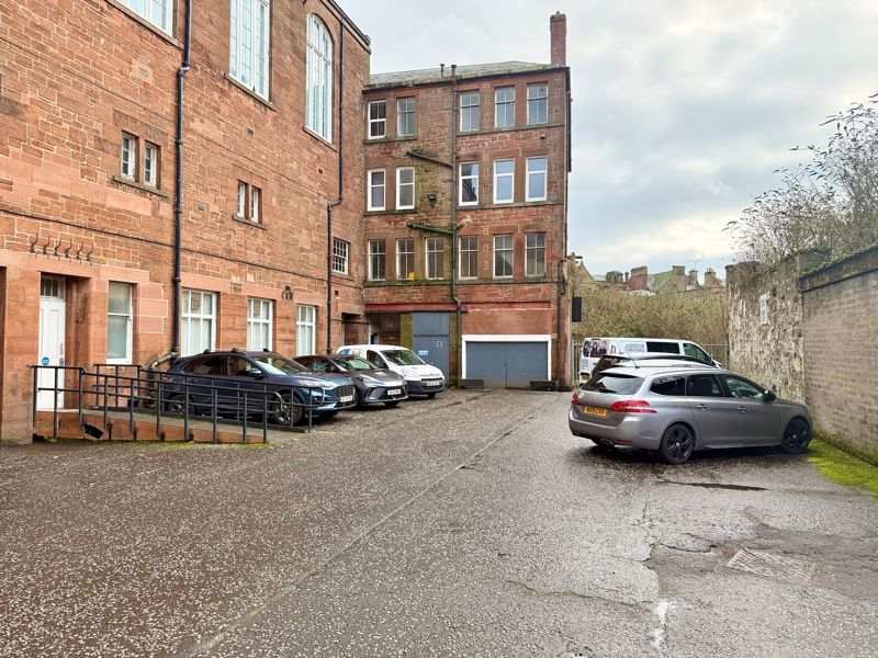 Property photo 1 of 9 Photo 9