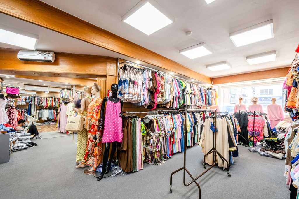 Property photo 1 of 13 Commercial Rd 219-225 - Low Res 12.Jpg