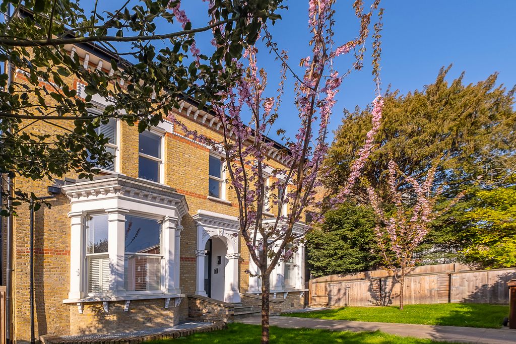 Property photo 2 of 10