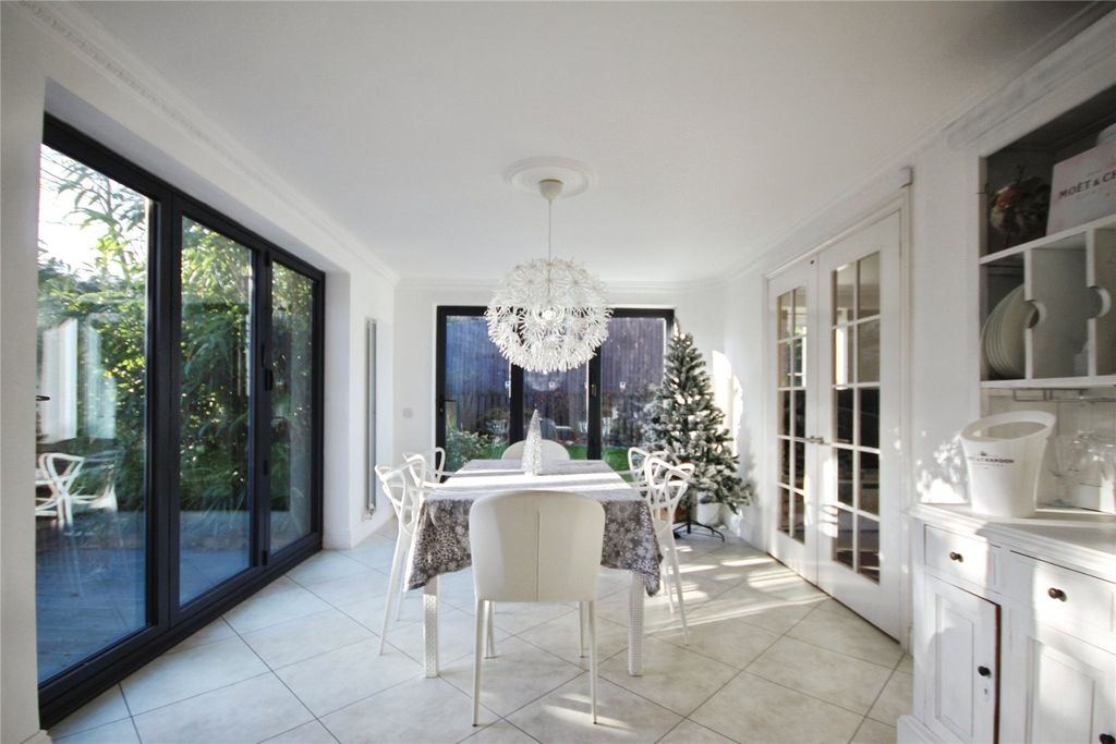 Property photo 3 of 25 Dining Area