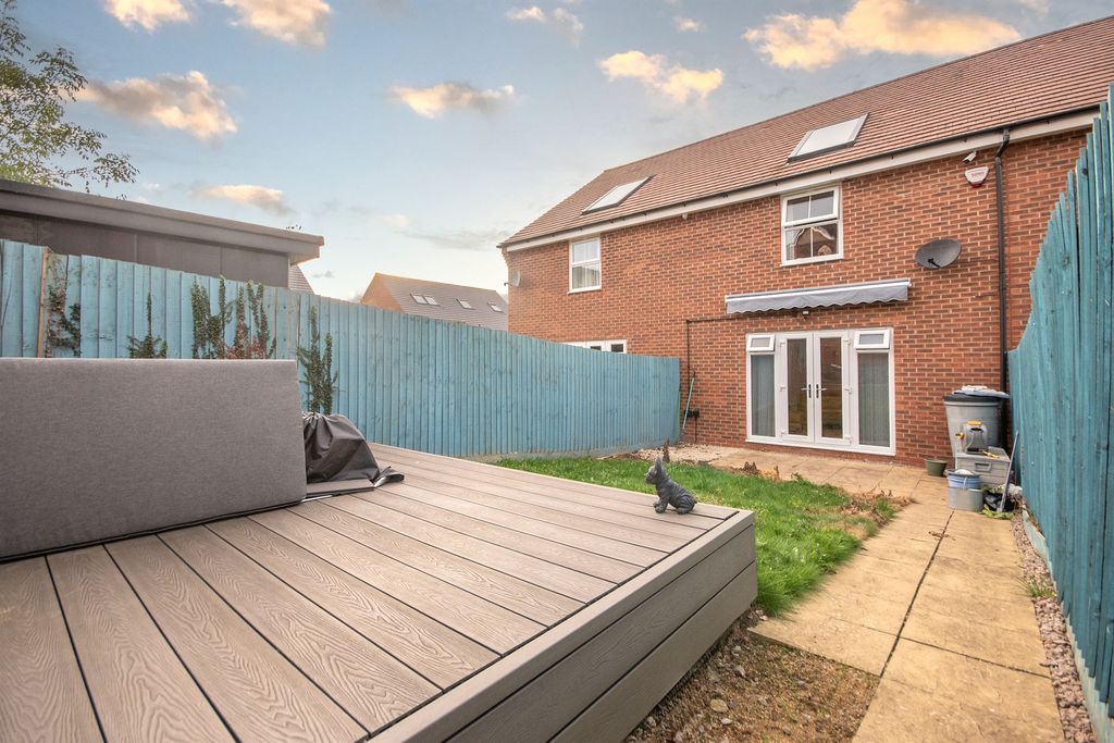 Property photo 2 of 9