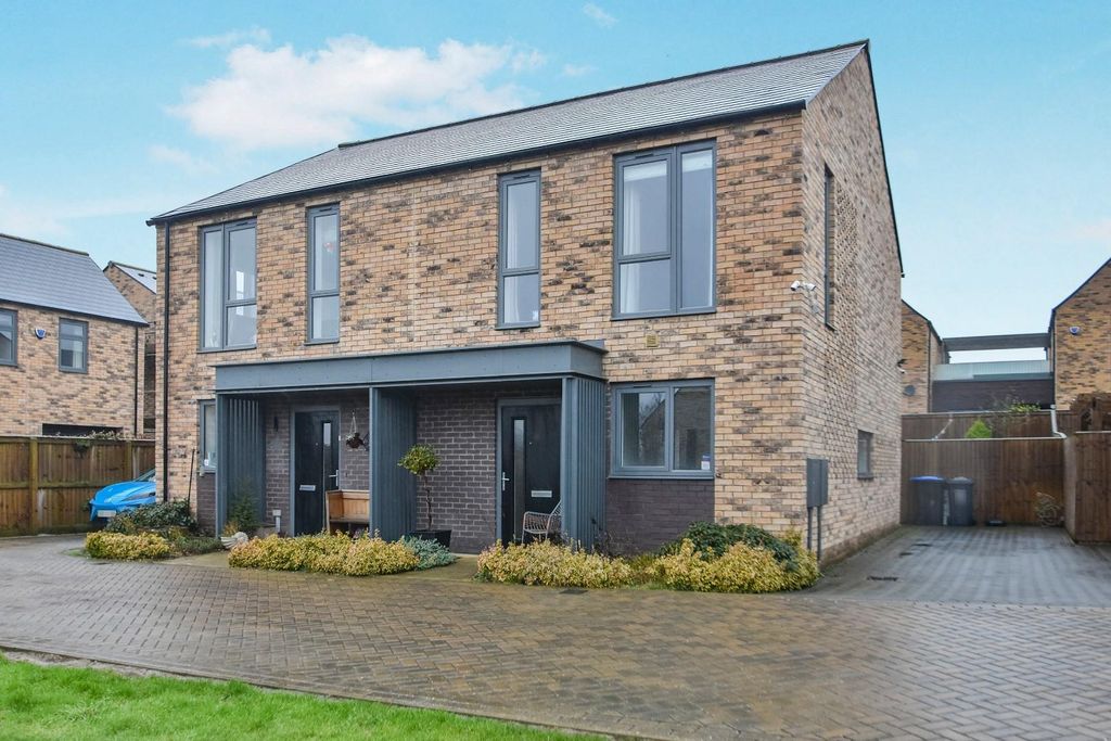 Property photo 1 of 15 3Fewstondrive-2.Jpg