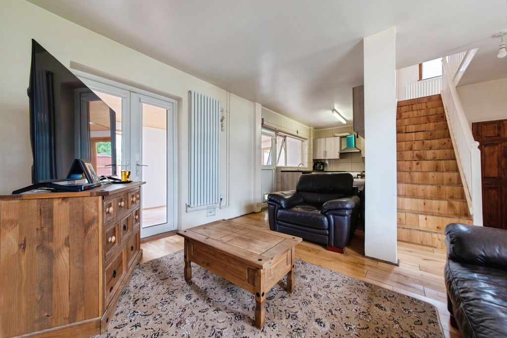 Property photo 2 of 16 Pbox-Img.Jpg