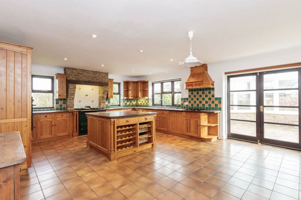 Property photo 3 of 15