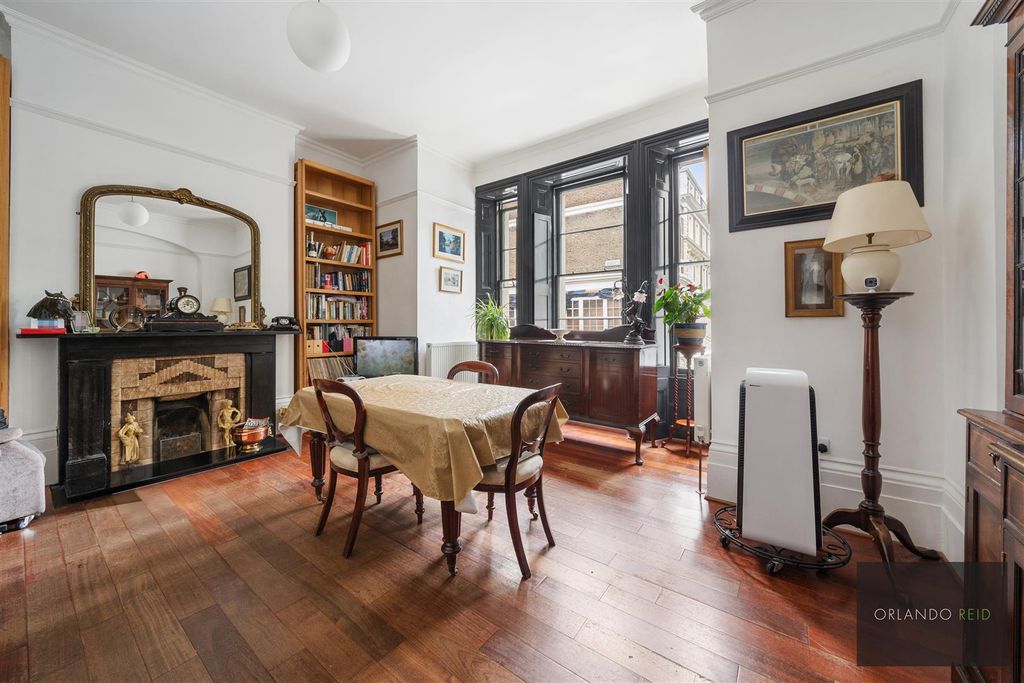 Property photo 2 of 17 14 Albert Square Sw8 1BT-9.Jpg