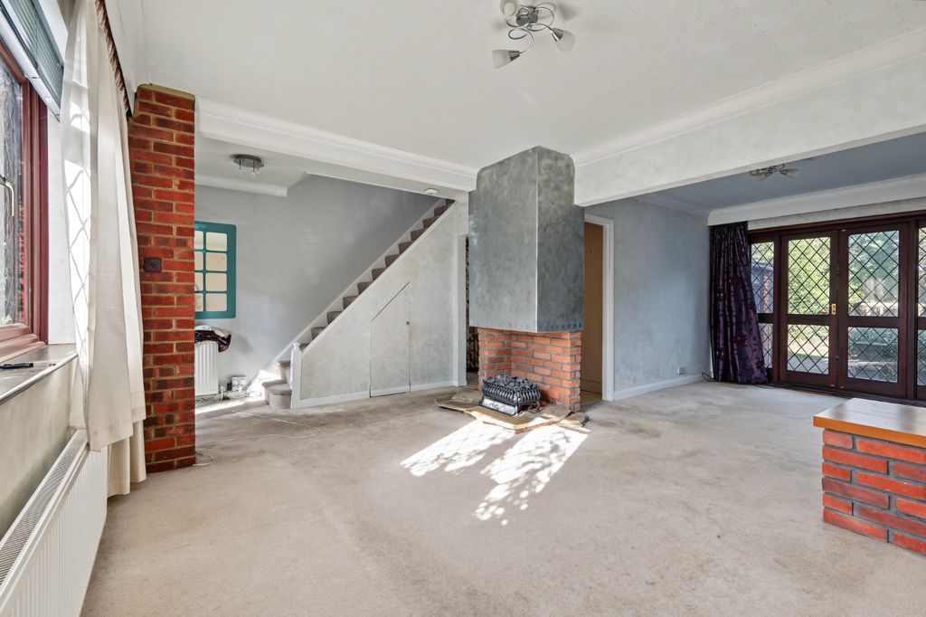 Property photo 2 of 16 5574291