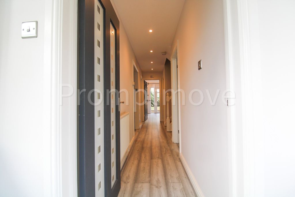Property photo 2 of 18 Na