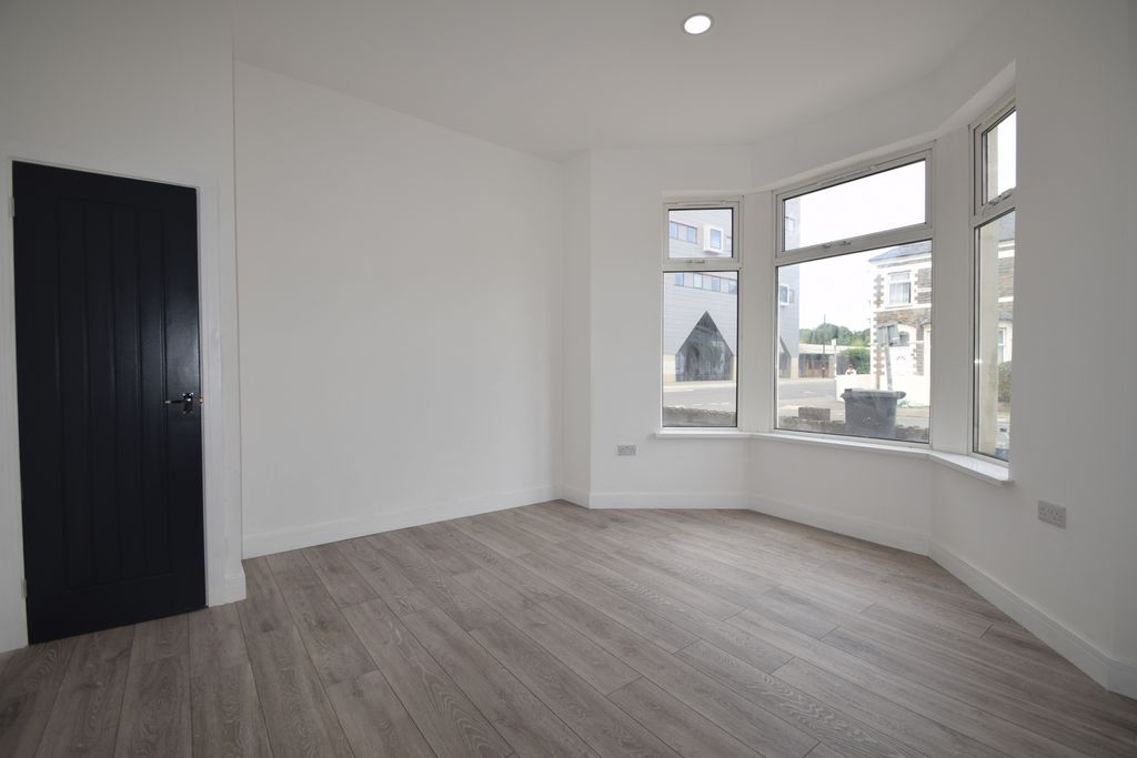 Property photo 3 of 11 Photo 7