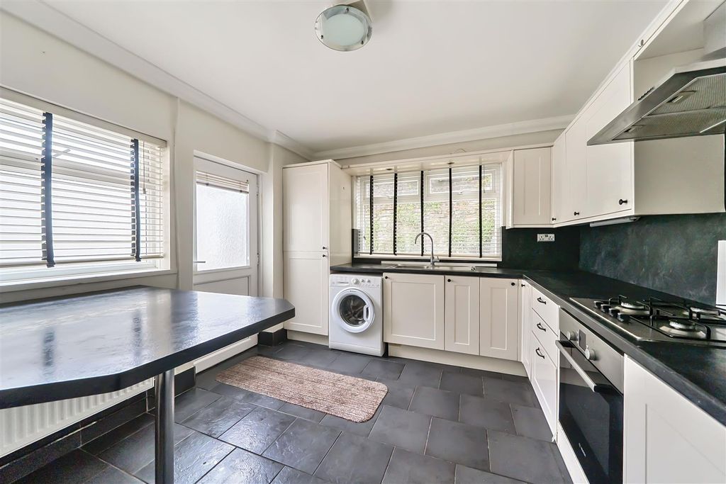 Property photo 1 of 18 1311879-10-684Ae77d8Ff55.Jpg