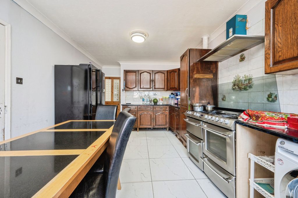 Property photo 1 of 29